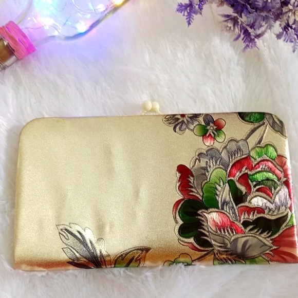 Clutch - Picture 3 of 6